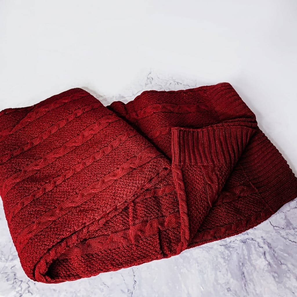Classic Cable-Knit Throw-Blanket